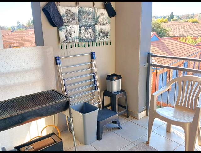 1 BEDROOM APARTMENT FOR SALE IN DORINGKLOOF